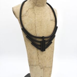 Kali :: Noir Necklace with Magnetic Clasp